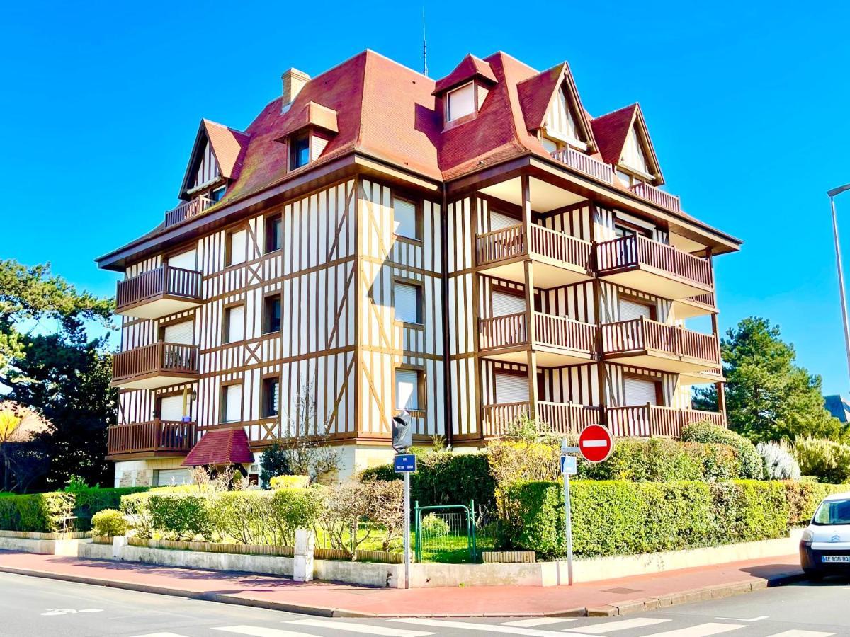 ECHAPPEE CHIC - Balcon - 150 m Casino Deauville&Plage Eksteriør billede